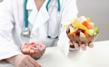 Nutricionistka s sadno solato